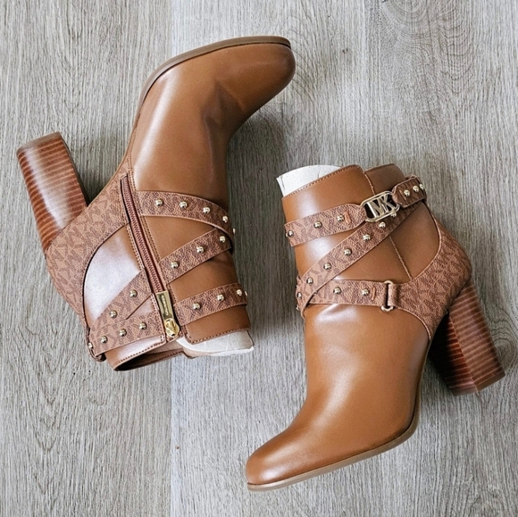 Size 11 MK Kincaid Studded Logo Trim Ankle Boot - Picture 3 of 13